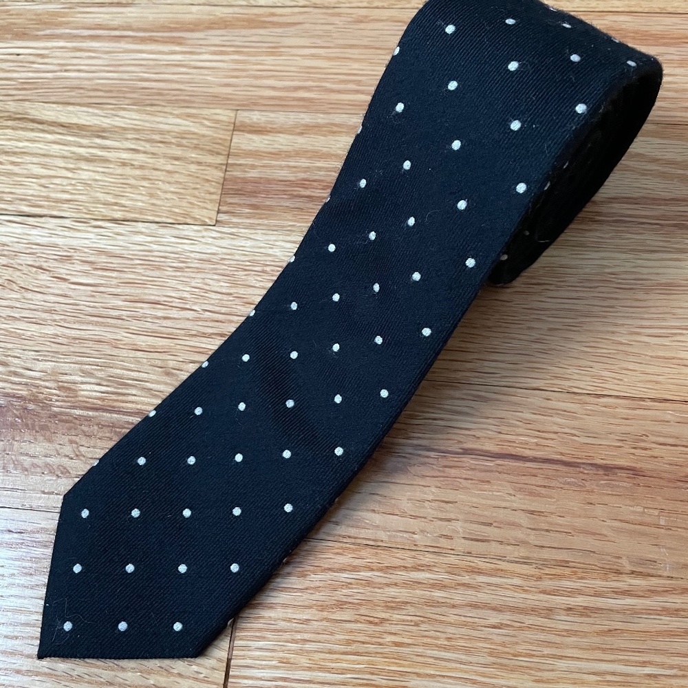 Charles Tyrwhitt polka dot tie